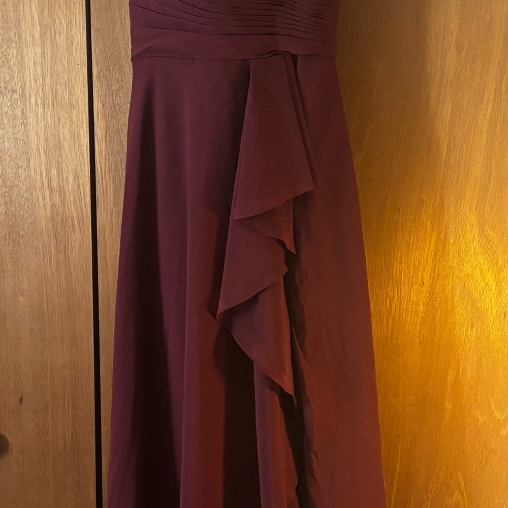 Chic Burgundy Dress